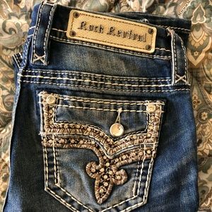 Rock Revival “Betty” Skinny Jeans Size 25